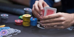 Kingmidas Card Game participants enjoying digital entertainment
